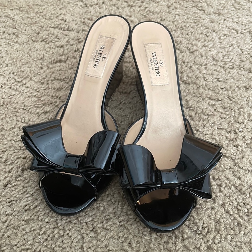 Valentino Garavani Patent Leather mules!!